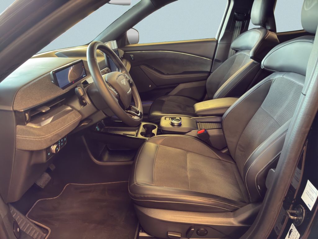 Foto 1 - Mustang Mach-E AWD GT, Iridium Schwarz