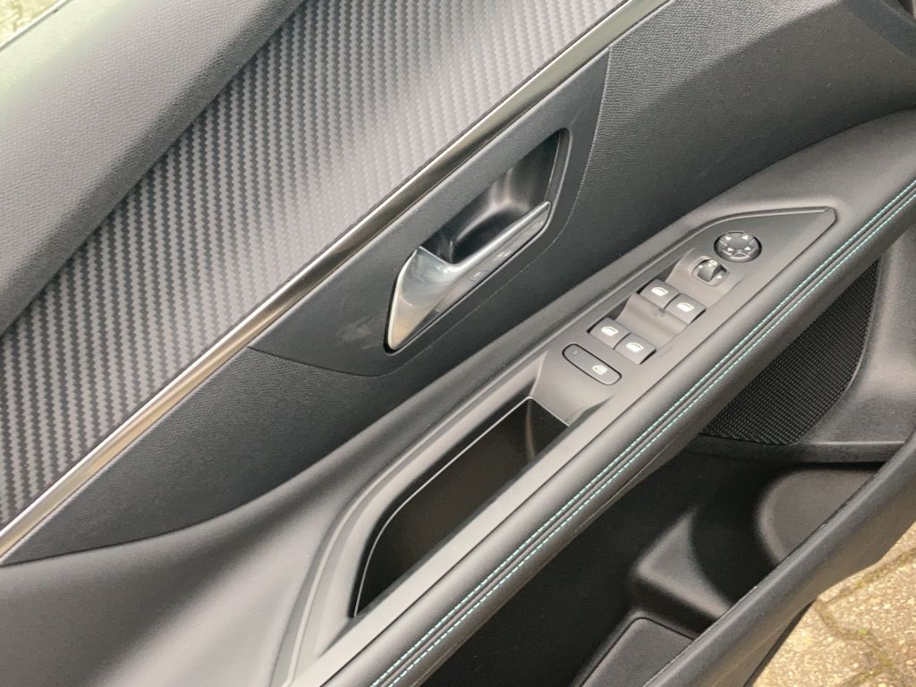 Foto 1 - PEUGEOT 3008 Plug-In Hybrid 225 e-EAT8 Allure Pack, Platinium Grau Metallic