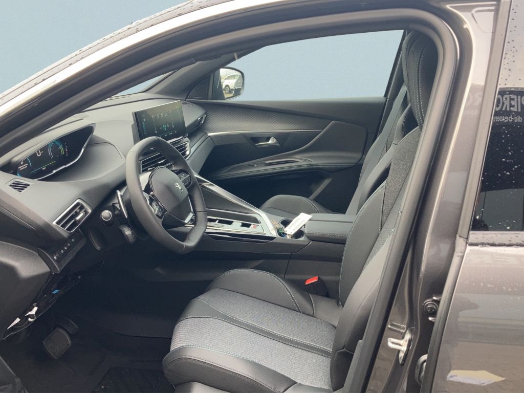 Foto 1 - PEUGEOT 3008 Plug-In Hybrid 225 e-EAT8 Allure Pack, Platinium Grau Metallic