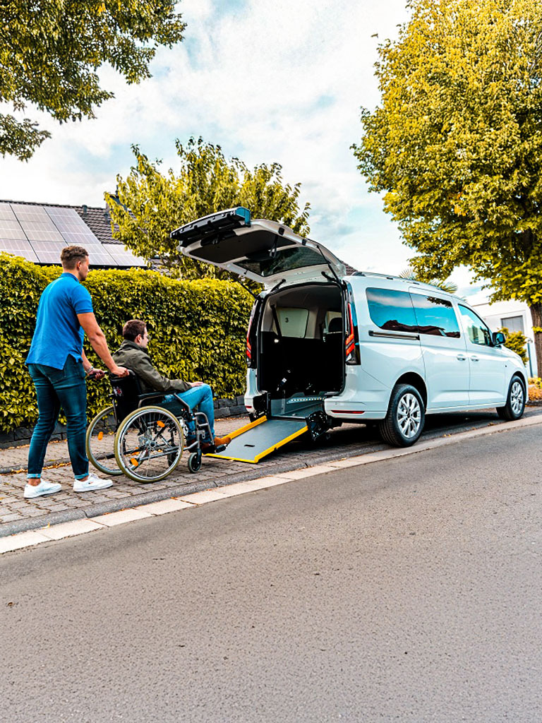 Ausstiegshilfe mit Rampe am Ford Tourneo Connect