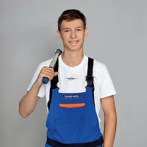 Edward Kinzel (Auszubildender KFZ-Mechatroniker) - Auto Pieroth GmbH & Co. KG